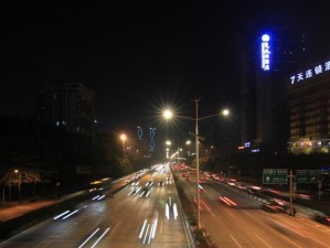 佳能700D夜景表现如何？（探索佳能700D相机在夜间拍摄的特点和表现）