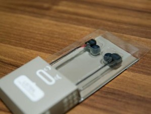 AKJ耳机Y20的音质与舒适度（透明纯净的音质，让你感受无与伦比的音乐体验）